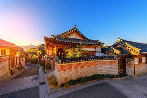 Bukchon Hanok Village (북촌한옥마을) : VISITKOREA.